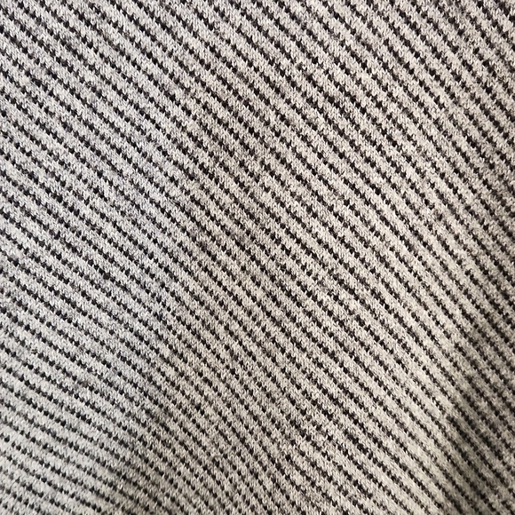 Marc Anthony~ Designer Luxury Blend Slim Fit V Neck Sweater Size XL - Picture 5 of 5